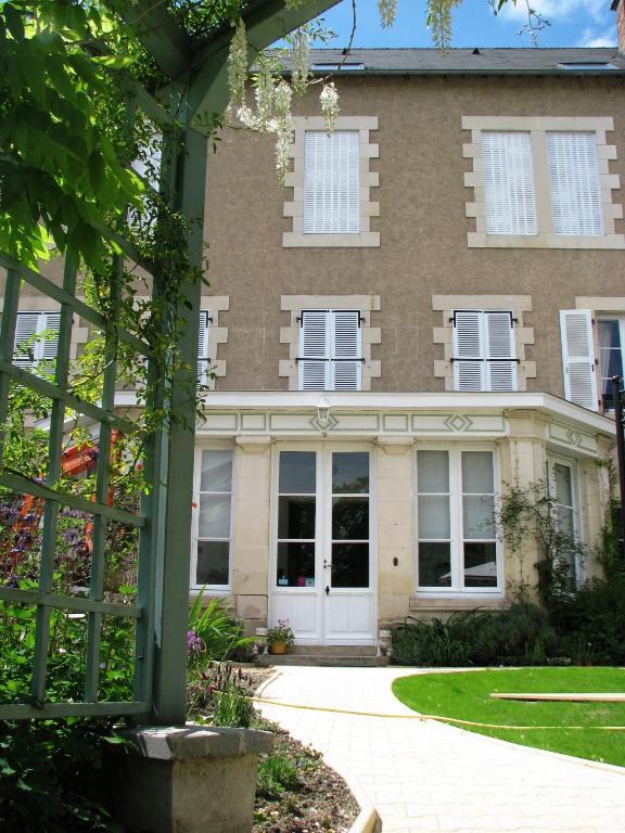 Chambres d'Hôtes La Brasserie Saulge Exterior foto