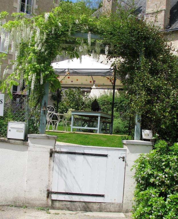 Chambres d'Hôtes La Brasserie Saulge Exterior foto